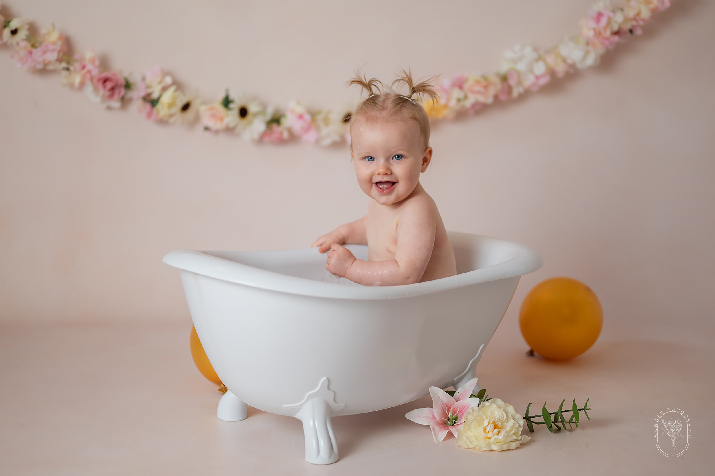 cake smash shoot friesland flevoland baby shoot heerenveen wolvega emmeloord almere meppel steenwijk