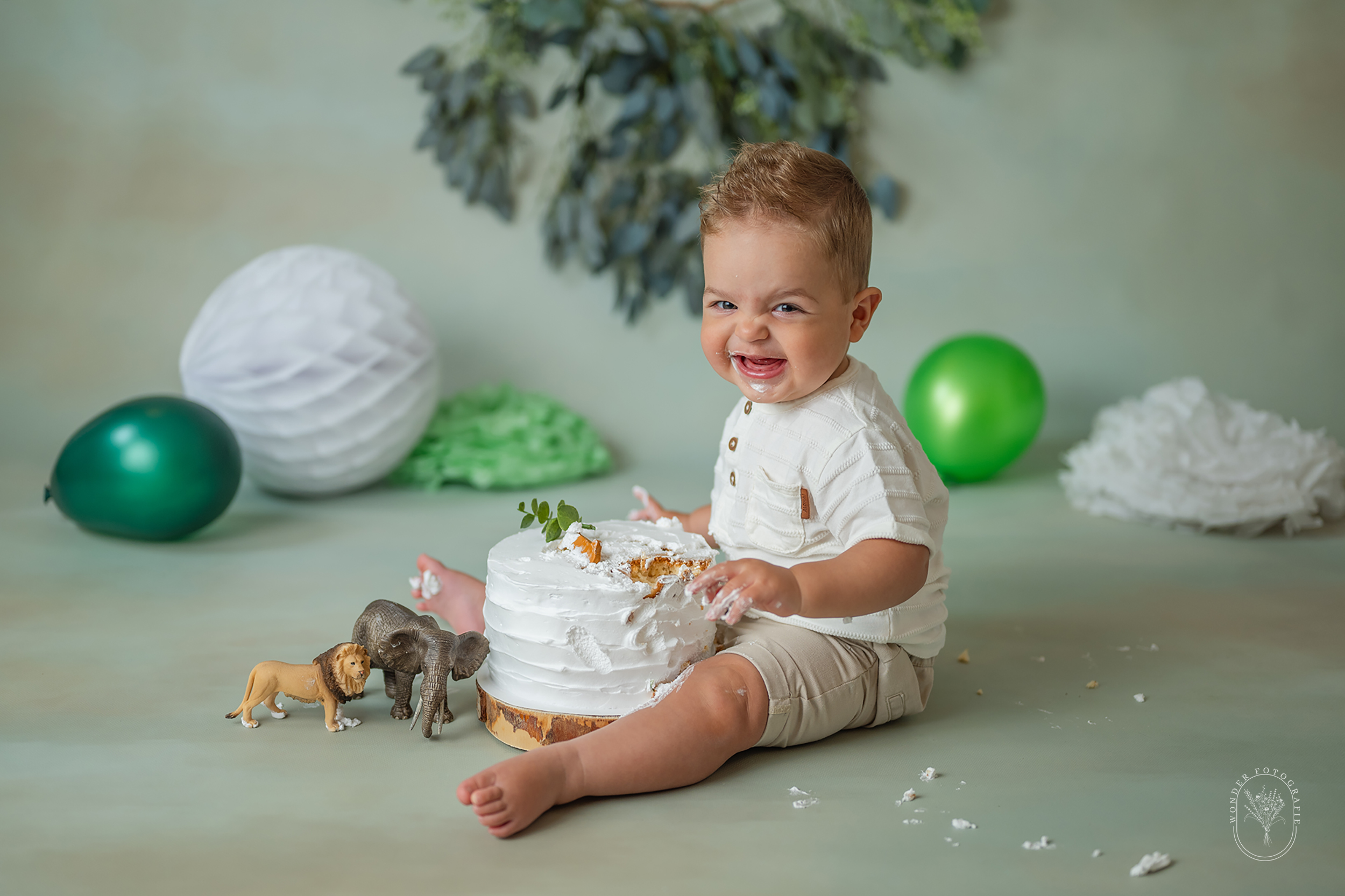 cake smash fotoshoot friesland baby shoot verjaardag heerenveen meppel emmeloord almere leeuwarden zwolle
