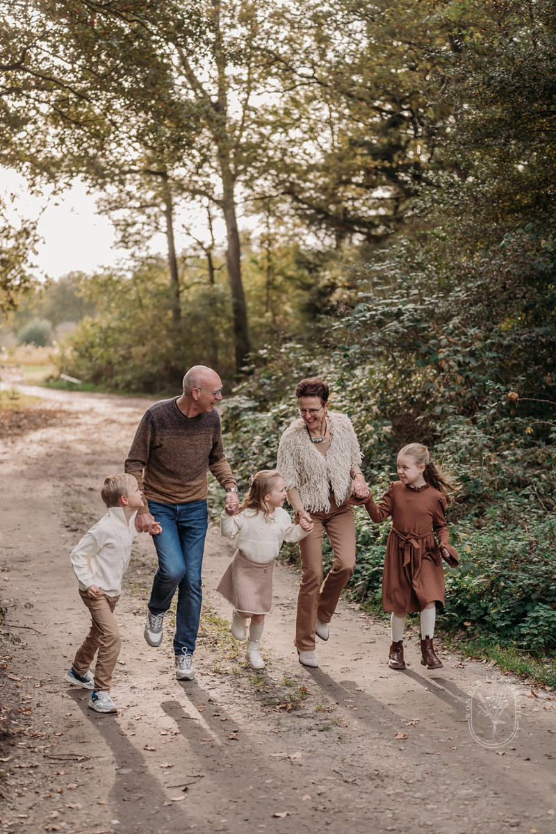 gezinsfotoshoot familiefotoshoot opa oma pake beppe fotoshoot friesland flevoland