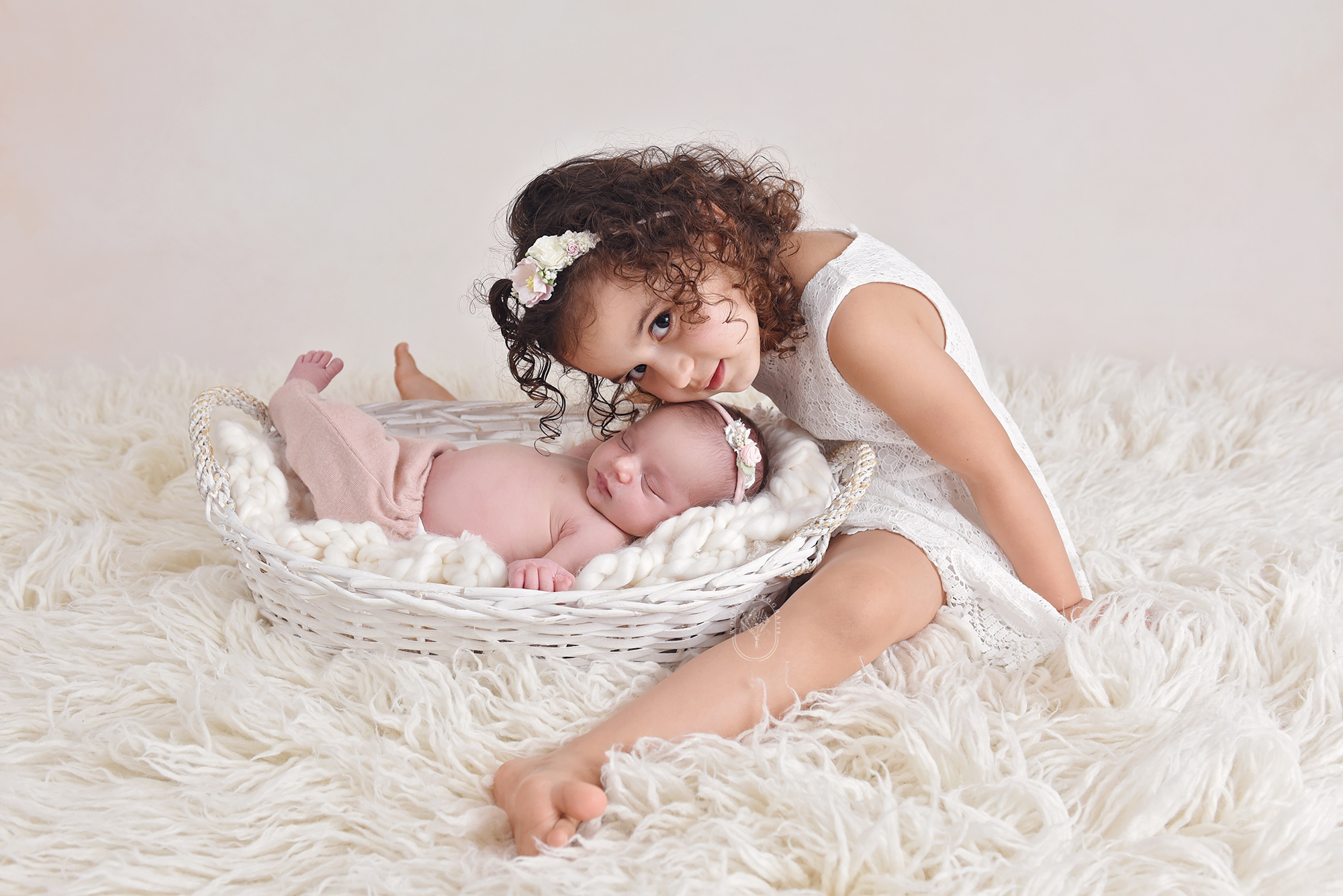 newborn fotoshoot babyshoot friesland flevoland broer zus tips peuter kleuter samen