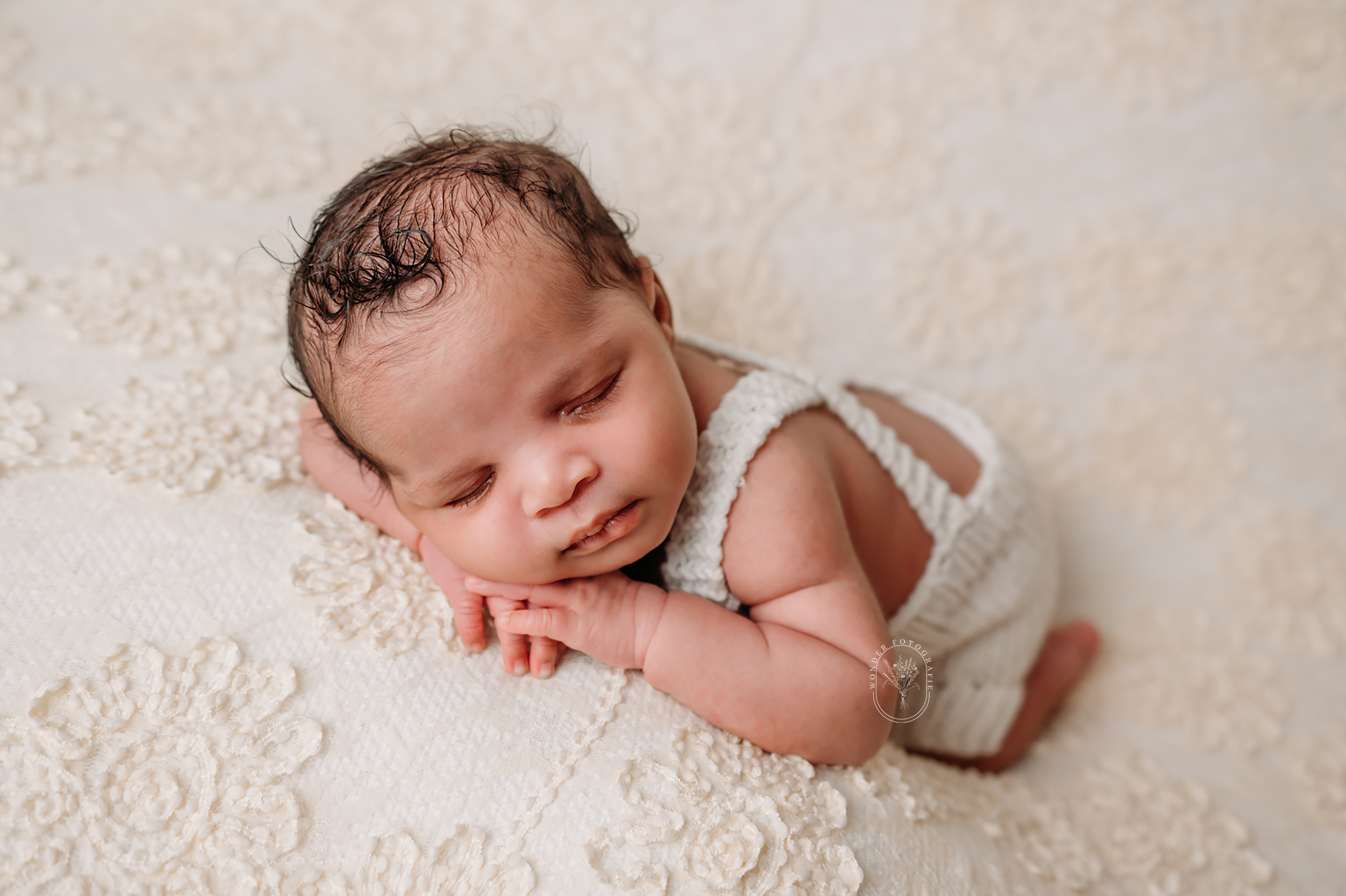 newborn baby fotoshoot friesland fotograaf flevoland fotostudio overijssel drenthe