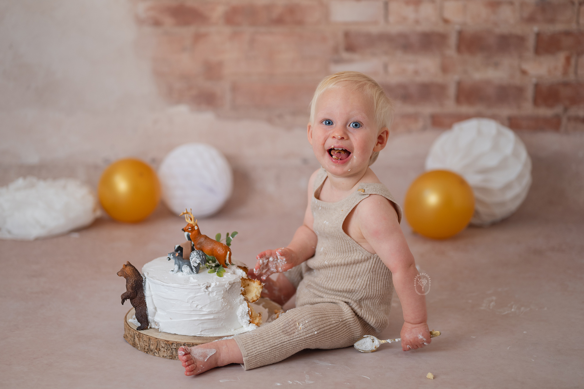 cake smash fotoshoot outfit inspiratie jongen boho warm naturel