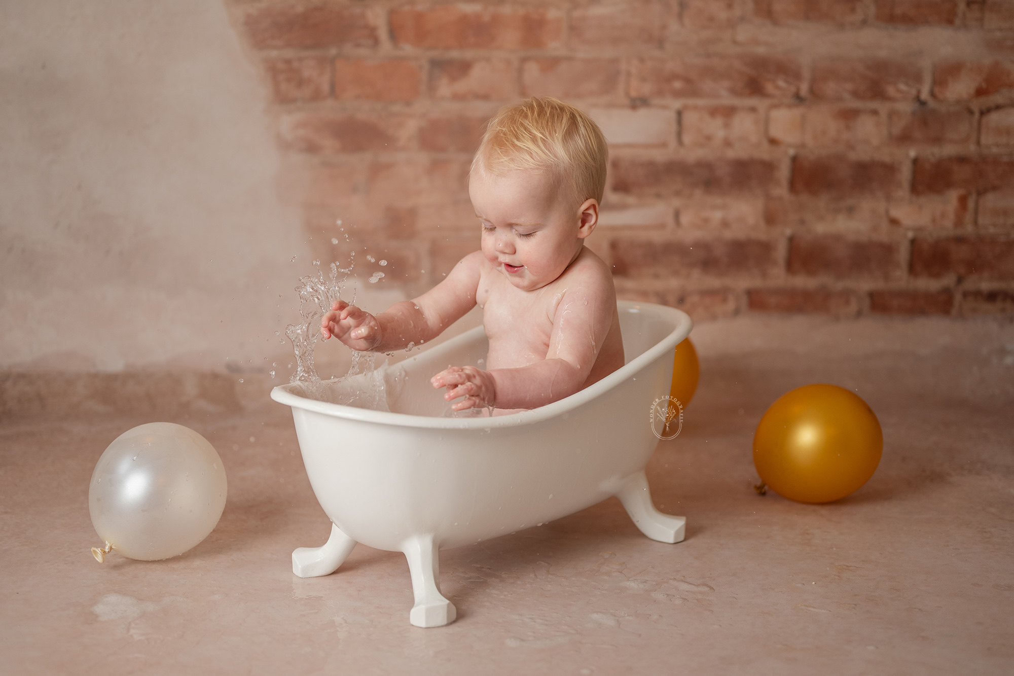 cake smash fotoshoot friesland flevoland baby fotostudio taart badje