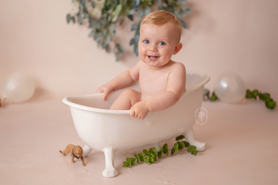 Cake Smash Fotoshoot Friesland Baby Fotografie Taart Eerste verjaardag Fotograaf Flevoland