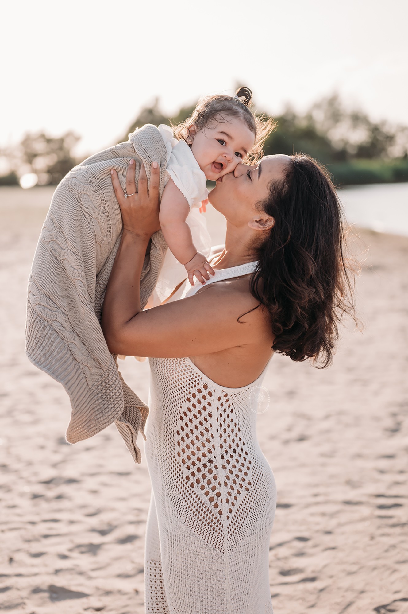 Gezinsfotoshoot Friesland gezin familie fotoshoot strand bos gouden uurtje