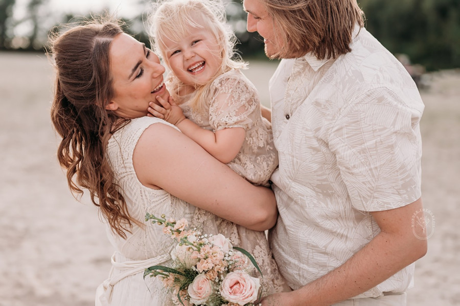 gezinsfotoshoot friesland gezin familie fotoshoot strand bos