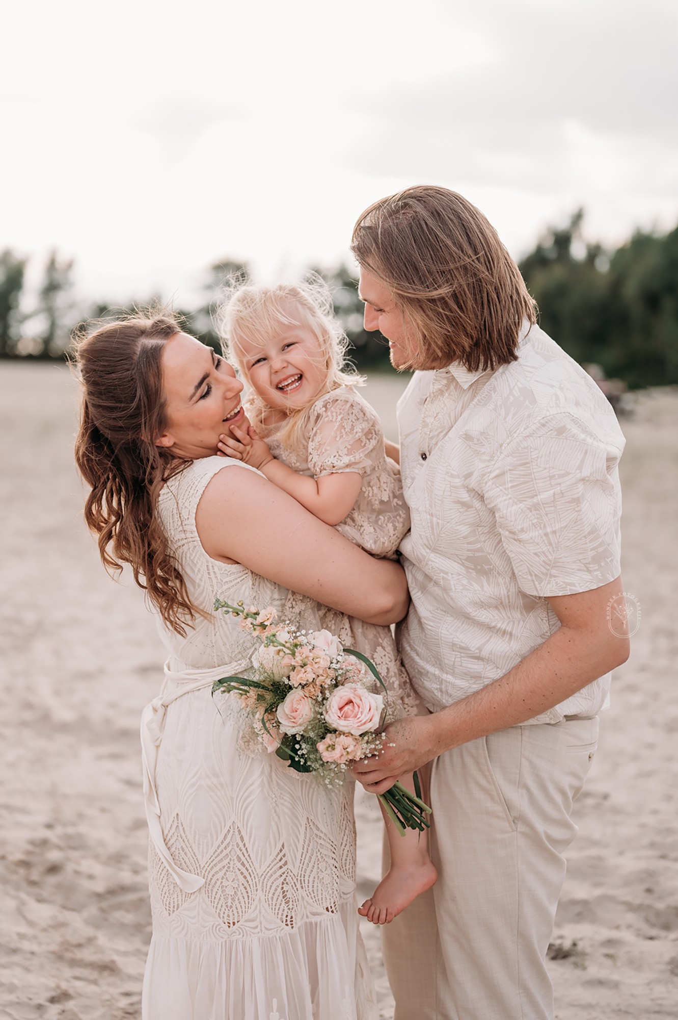 gezinsfotoshoot friesland gezin familie fotoshoot strand bos