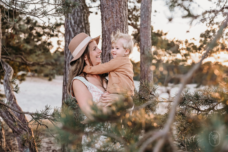 Gezinsfotoshoot Friesland gezin fotoshoot familie portret Flevoland strand bos