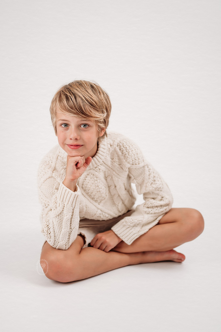 Kinderfotoshoot kinderportret kinderfotograaf fotostudio friesland kind puur naturel wit