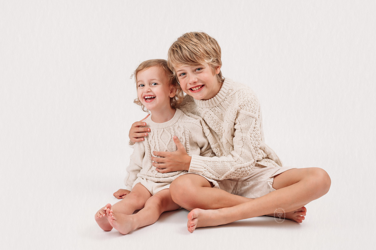 Kinderfotoshoot kinderportret kinderfotograaf fotostudio friesland kind puur naturel wit