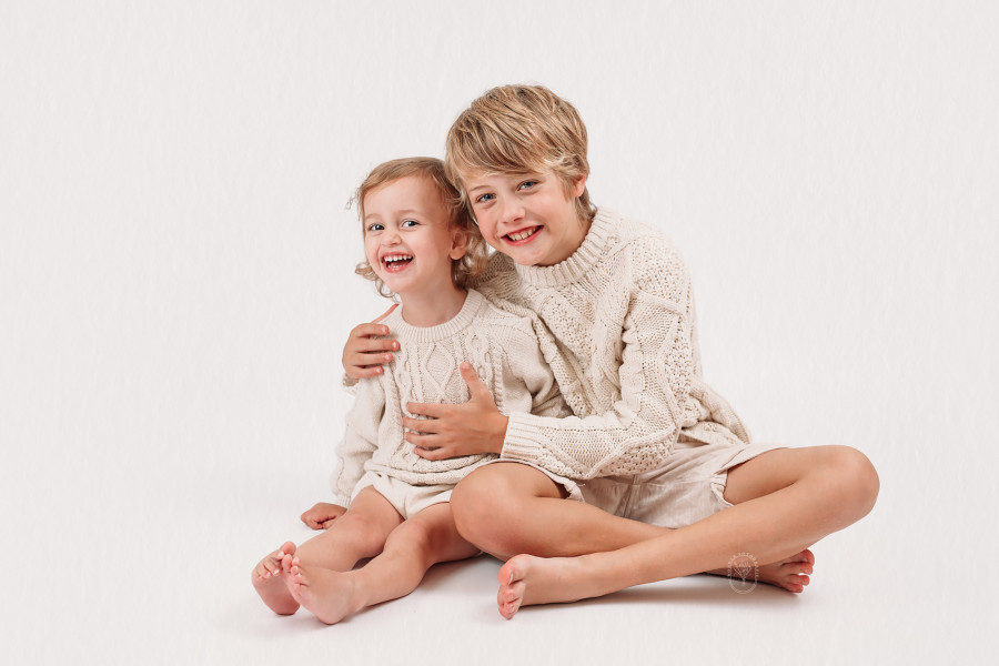 Kinderfotoshoot kinderportret kinderfotograaf fotostudio friesland kind puur naturel wit