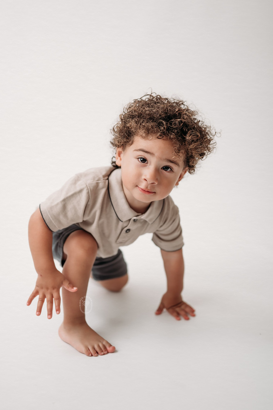 Kinderfotoshoot kinderportret kinderfotograaf fotostudio friesland kind puur naturel wit