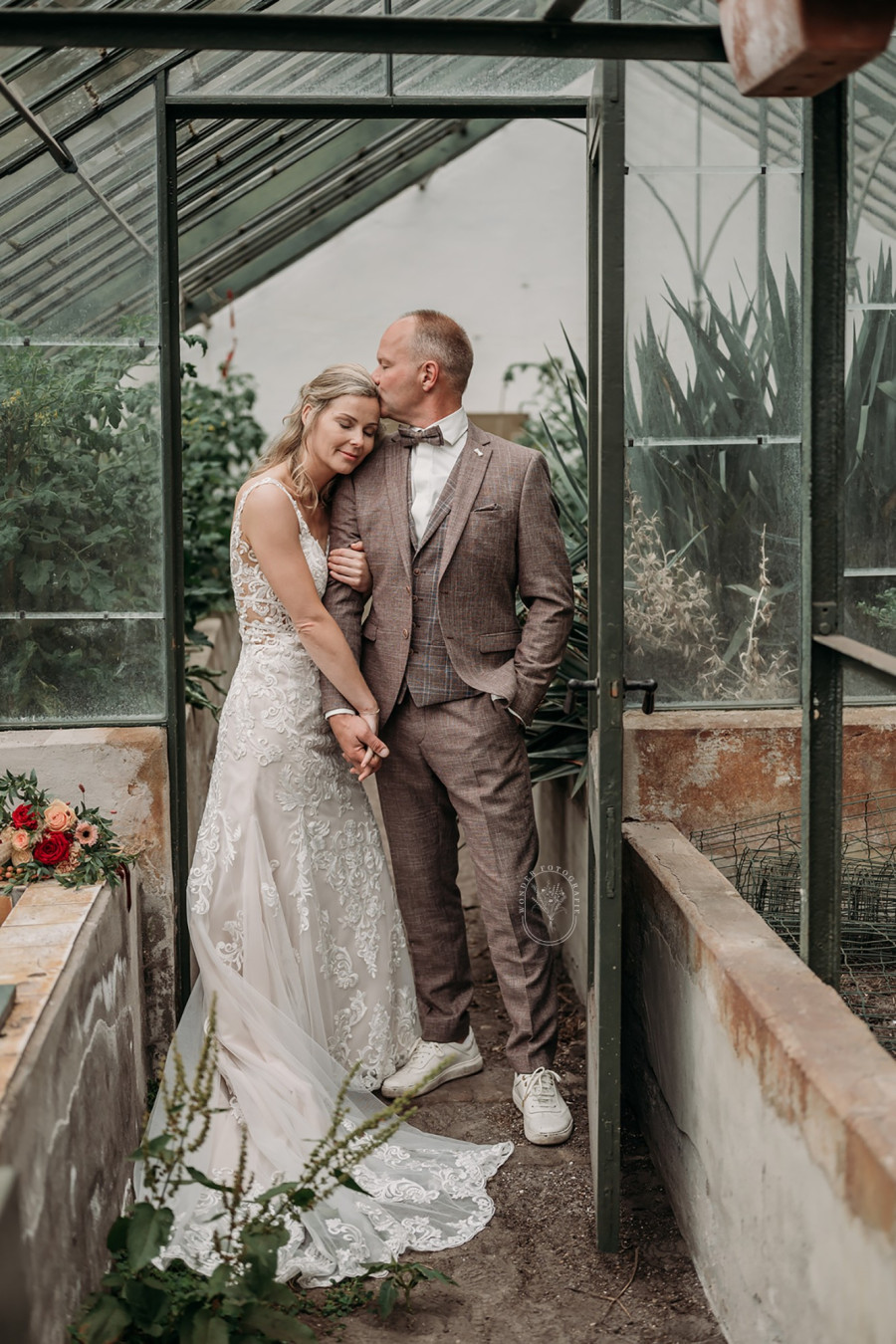 Trouwfotograaf Friesland trouwen Oranjerie landgoed Oranjestein netl eigen wijze tsjerke broerekerk