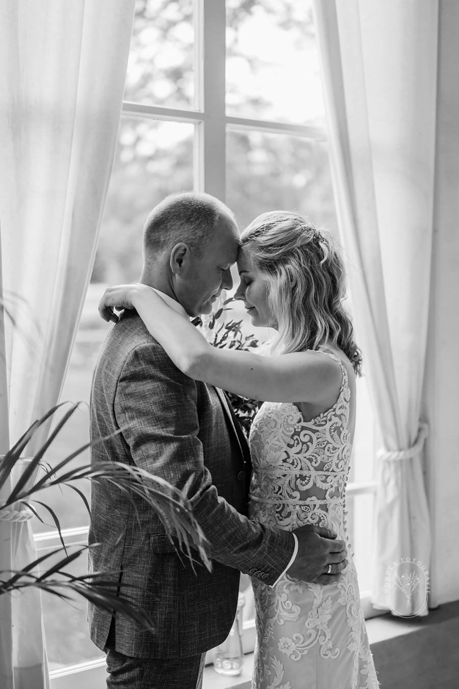 Trouwfotograaf Friesland Oranjerie landgoed Oranjestein netl eigen wijze tsjerke broerekerk